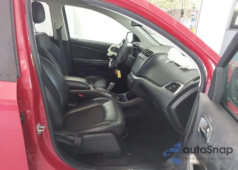 2018 Dodge Journey Crossroad z USA, uszkodzony, nr VIN 3C4PDCGG0JT166725